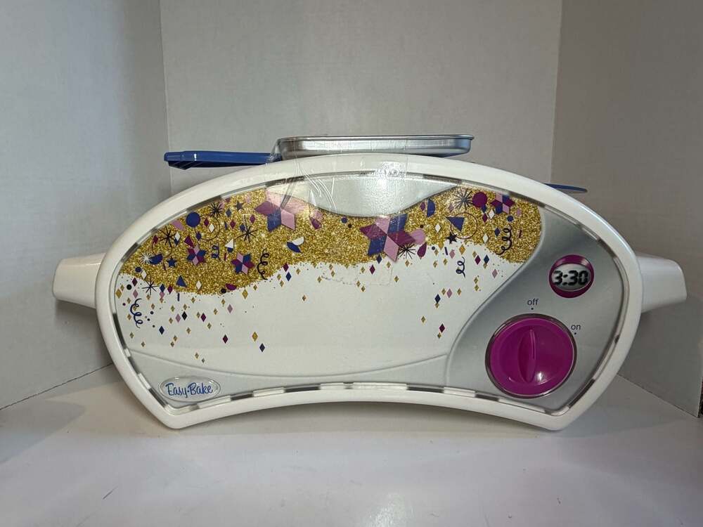 Hasbro Easy-Bake Ultimate Oven Model E6120
